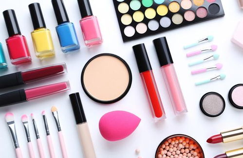 素顏與妝容之間 大學校園中的自我表達與審美自由